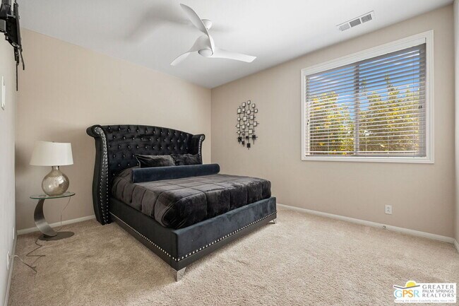 Building Photo - 78150 Calico Glen Dr
