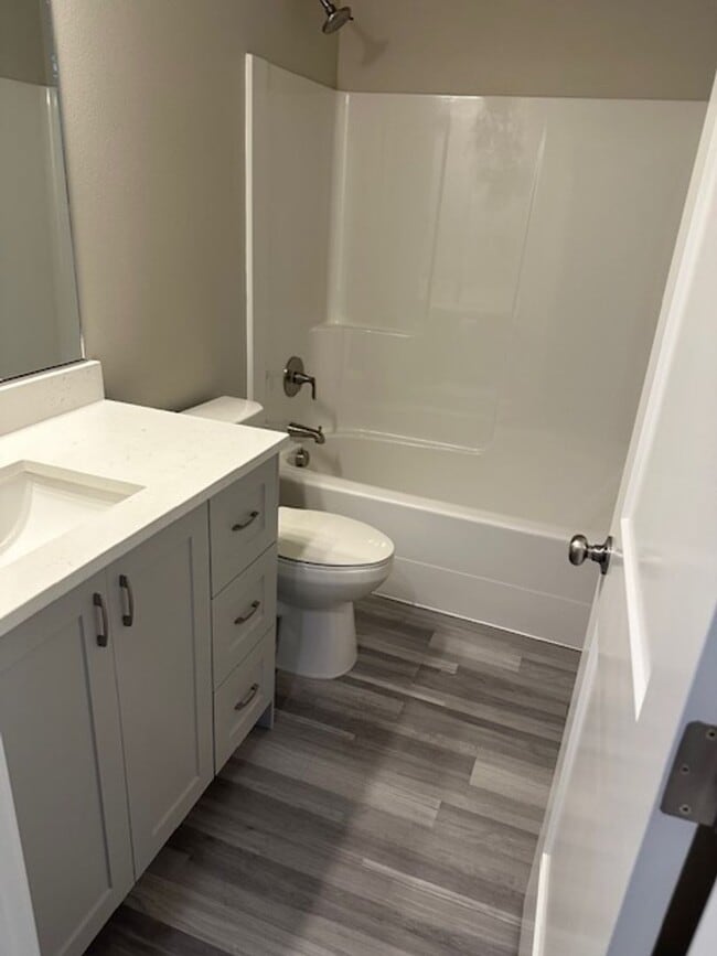 Building Photo - **Charming 3-Bedroom Home - Ready for You!**