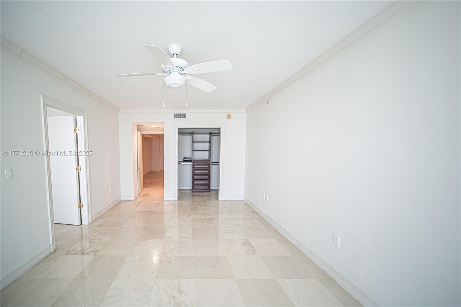 Building Photo - 20201 E Country Club Dr