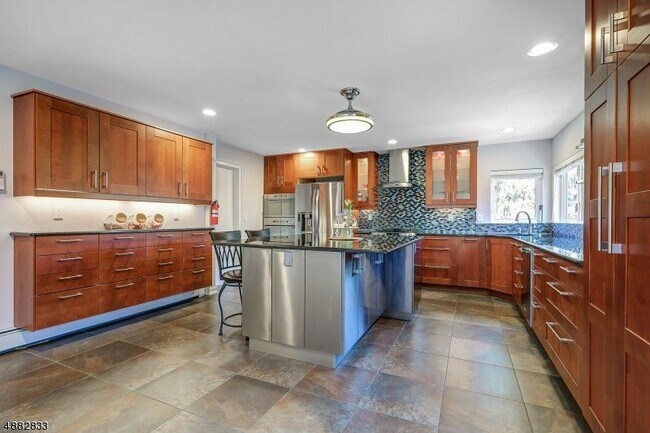 Primary Photo - 209 Mountain Ave