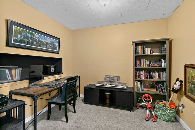 Building Photo - Lakeside Living in Lacey's Lake Forest Nei...