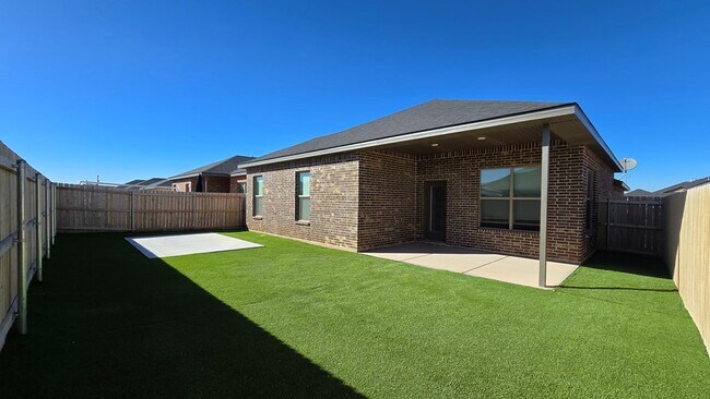 Building Photo - 512 Savannah St