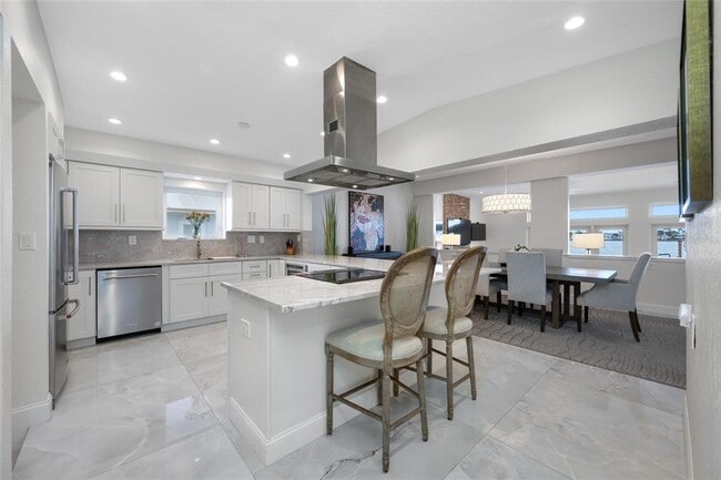 Building Photo - 540 59th Ave