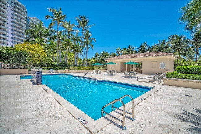Building Photo - 765 Crandon Blvd