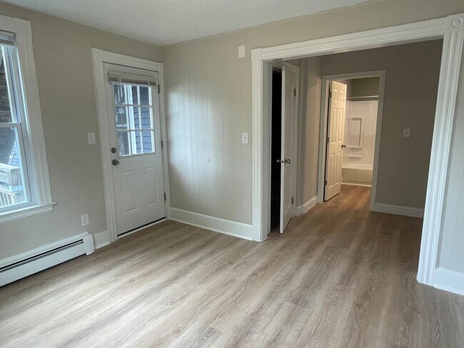 Building Photo - 38 Graham St