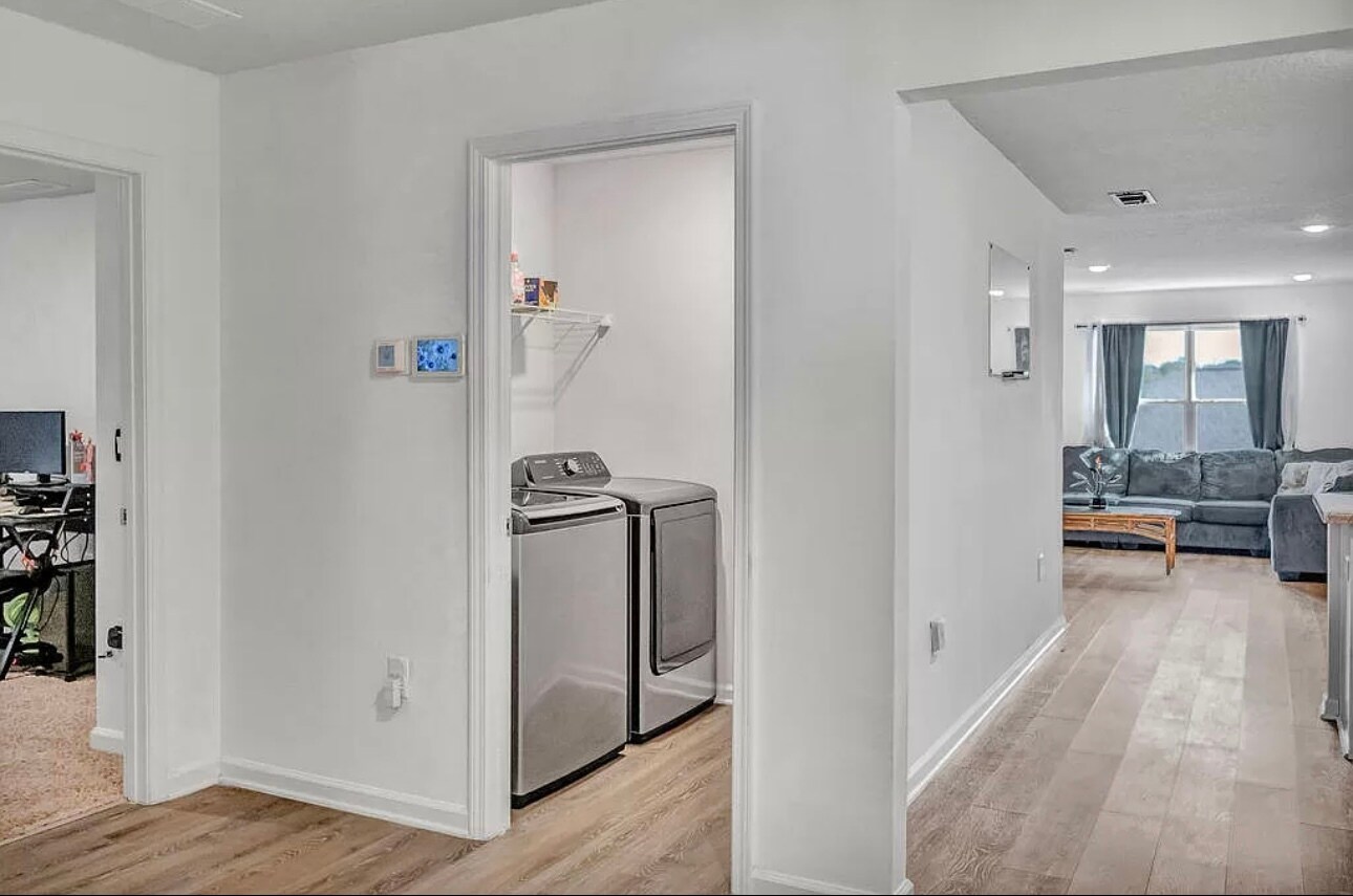 Building Photo - 3285 Chappelwood Dr