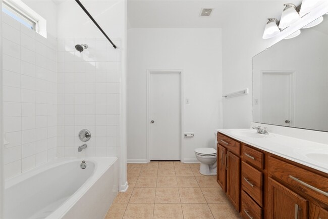 Building Photo - 9338 Logans Run Ln