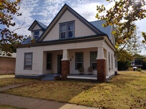Building Photo - 414 N Main St