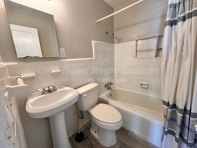 Building Photo - 312 Bolton Pl