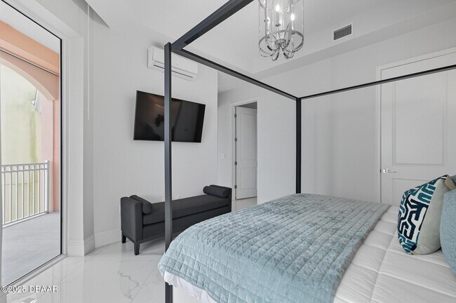 Building Photo - 200 Ocean Crest Dr