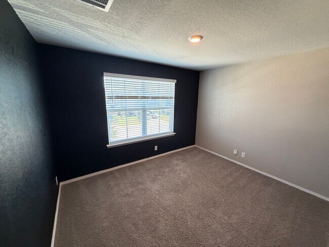 Building Photo - Redbird Ranch/ DR Horton Home For rent