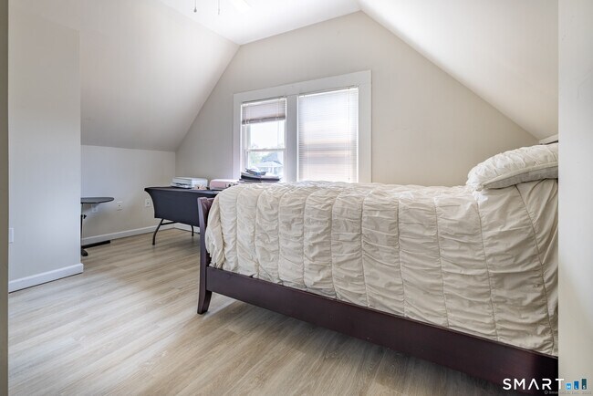 Building Photo - 90 2nd St