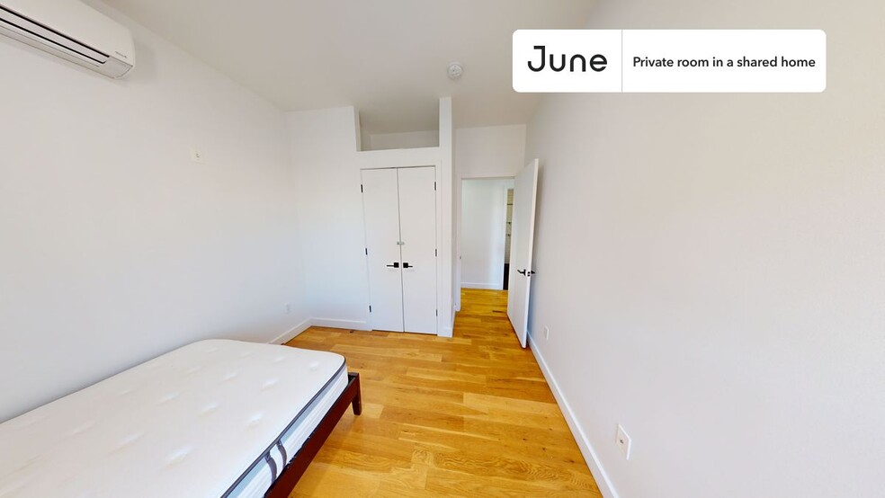 Building Photo - Room in Shared 5 bed/3 bath home