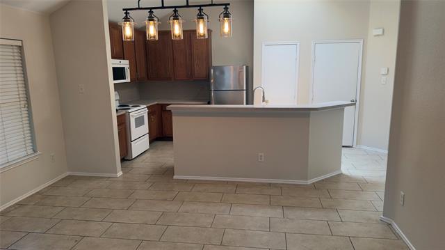 Building Photo - 1520 Santos Dr