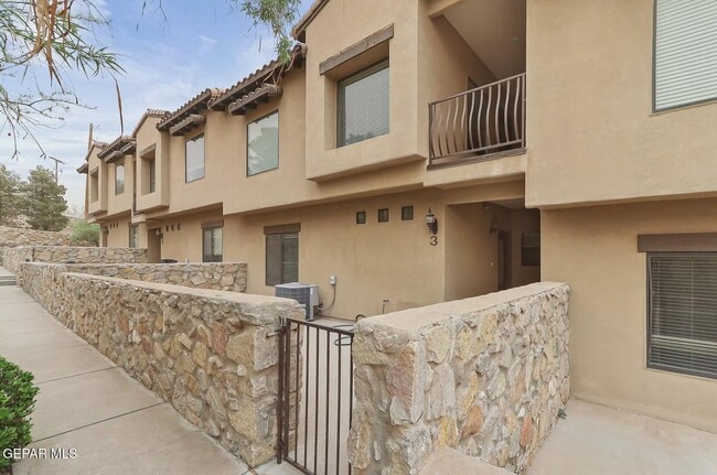 Building Photo - 5501 N Stanton St