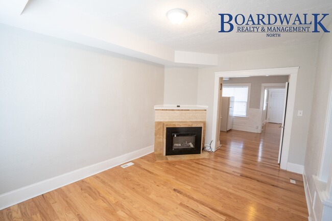 Building Photo - 636 27th St
