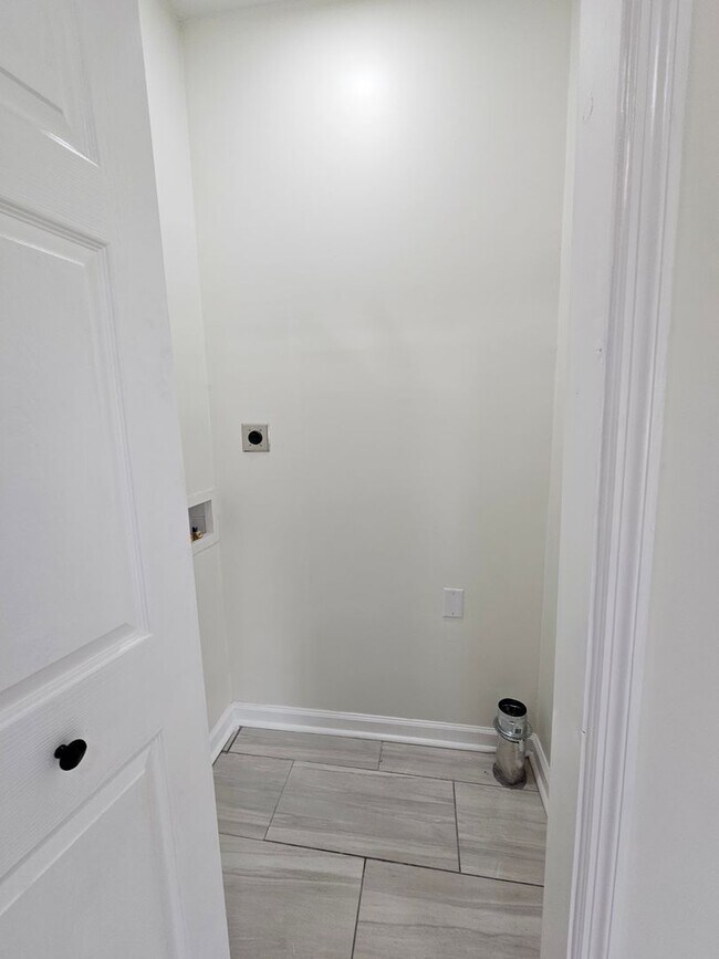 Building Photo - 274 Bledsoe Dr