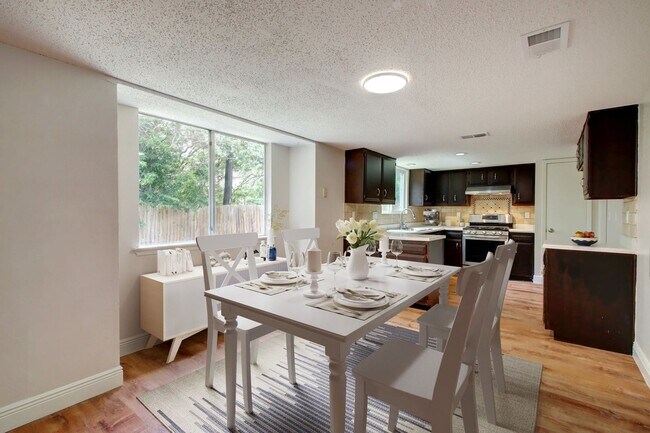Building Photo - Two stories 3 Bedrooms & 3 Bathrooms Home for Rent in Desirable Anderson Mill NW of Austin