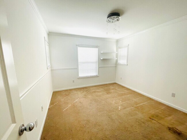 Building Photo - 4285 Bromley Ct