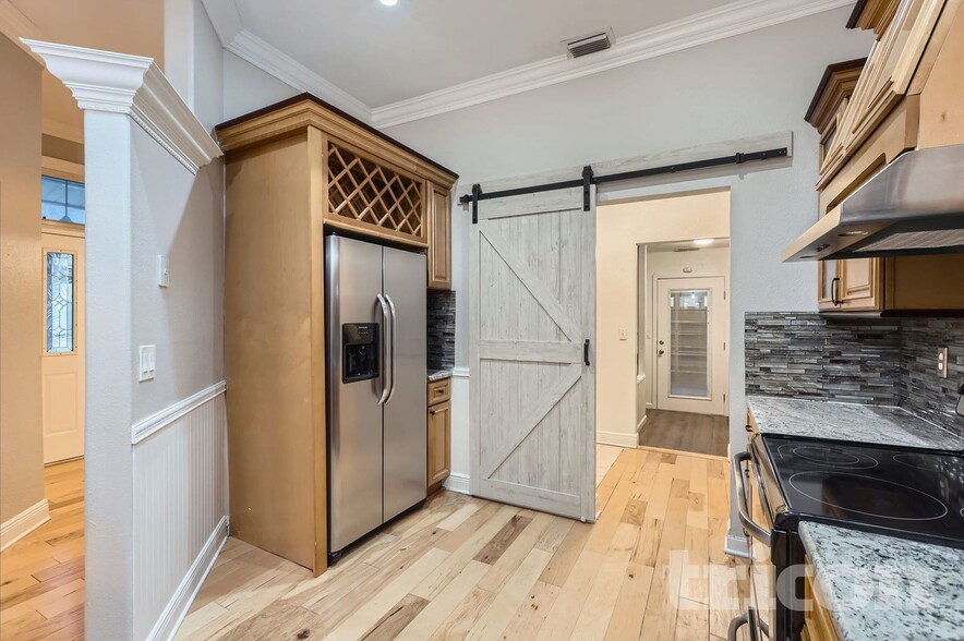 Building Photo - 1668 Woodland Dr