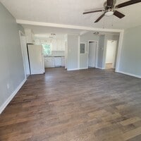 Building Photo - 2719 Lee St