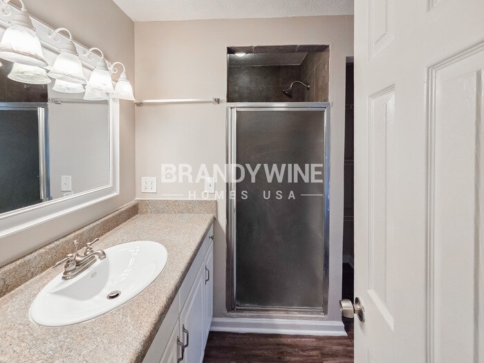 Building Photo - 107 Lake Terrace