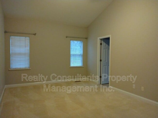 Building Photo - 7106 Holly Glen Ct