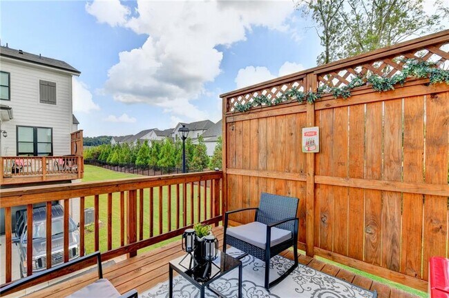 Building Photo - 522 Healy Dr
