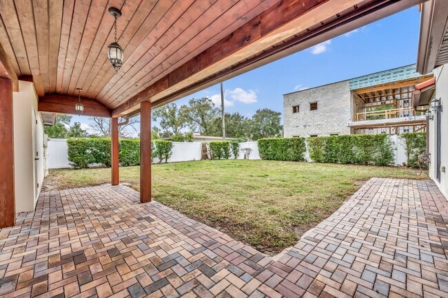 Building Photo - Gorgeous Winter Park Home