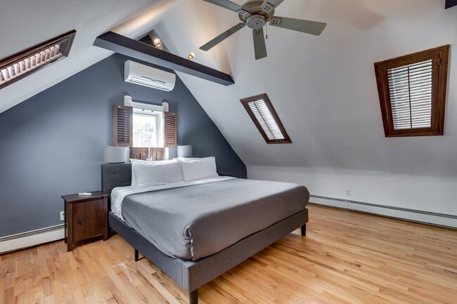 Building Photo - 2125 N. Winchester-