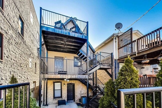 Building Photo - 1730 W Beach Ave