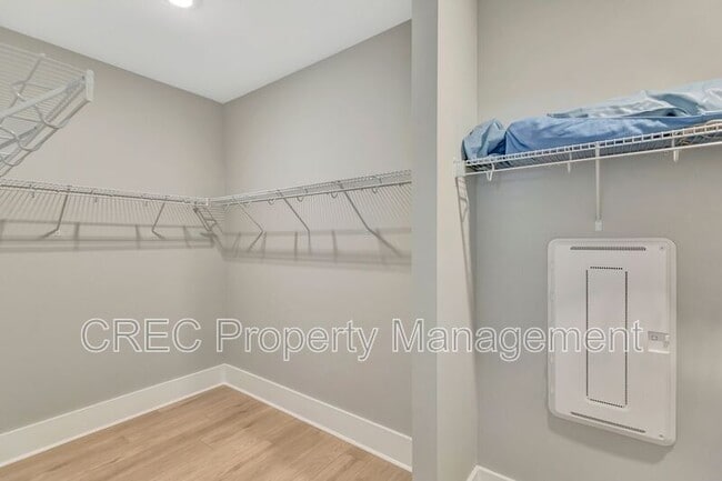 Building Photo - 120 Black Stilt Wy