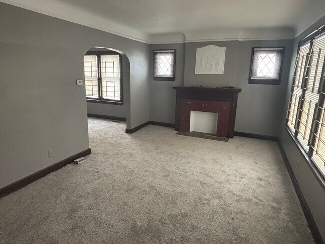 Building Photo - 3-bedroom, 1-bathroom home located on the city's East side city of Detroit, MI.