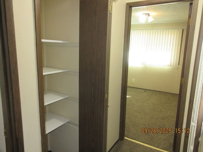 Building Photo - Spacious and very clean