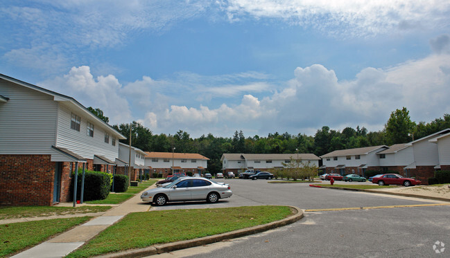 Building Photo - Wildwood Apartments