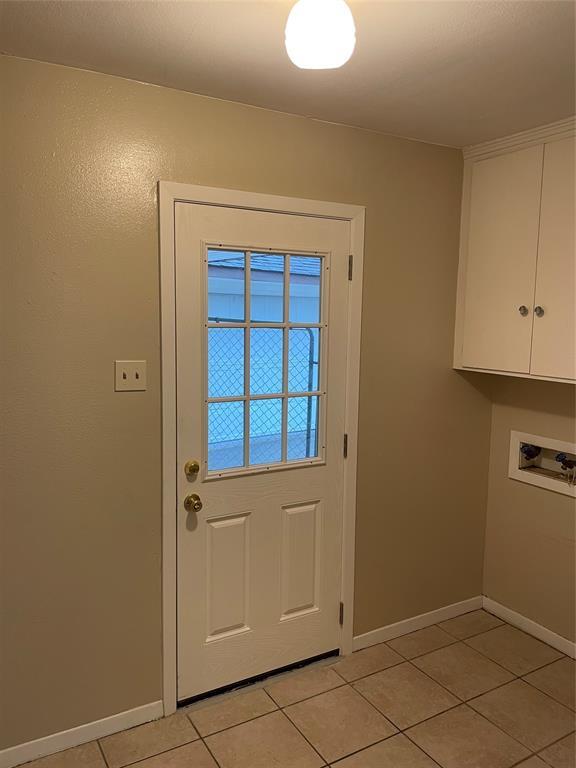 Building Photo - 3727 Woodvalley Dr