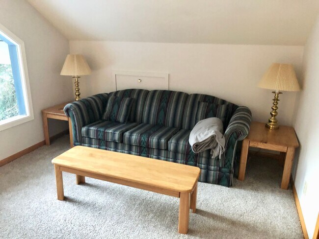 Building Photo - Girdwood 3 Bedroom House w/ Garage