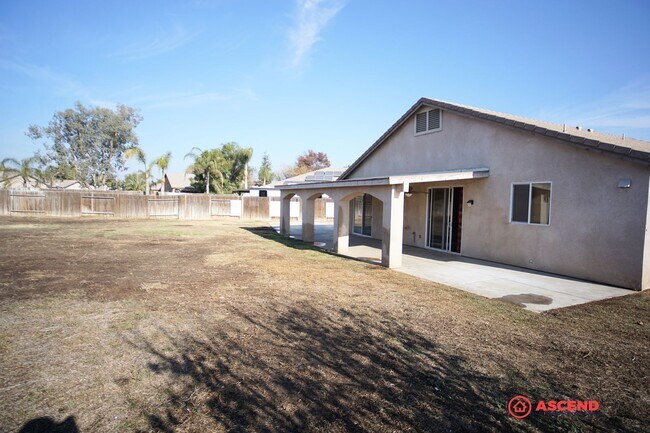 Building Photo - Lovely Home in Southwest Bakersfield!