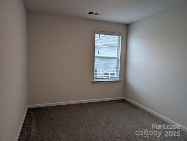 Building Photo - 9043 Lowfalls Ln