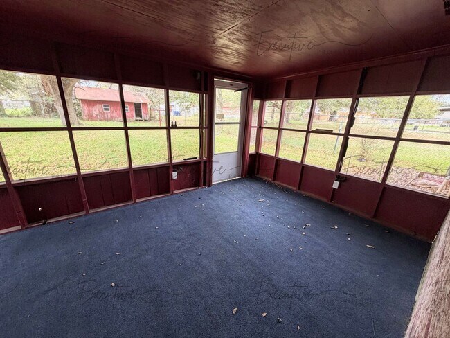 Building Photo - Available Now – Updated 3-Bed, 2-Bath Home in Iowa with Garage