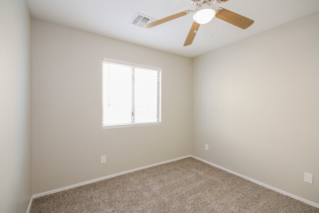 Building Photo - 7030 S 44th Ln