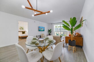 Building Photo - 1 SE 12th St