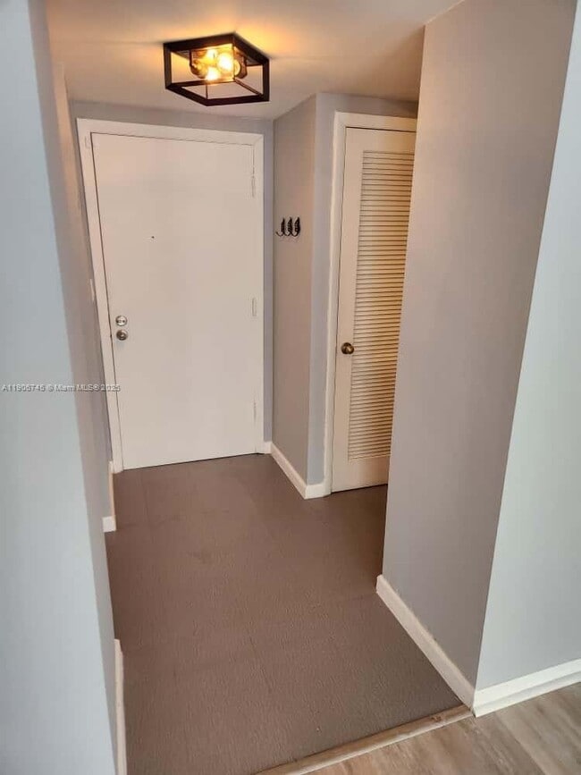 Building Photo - 1080 94th St