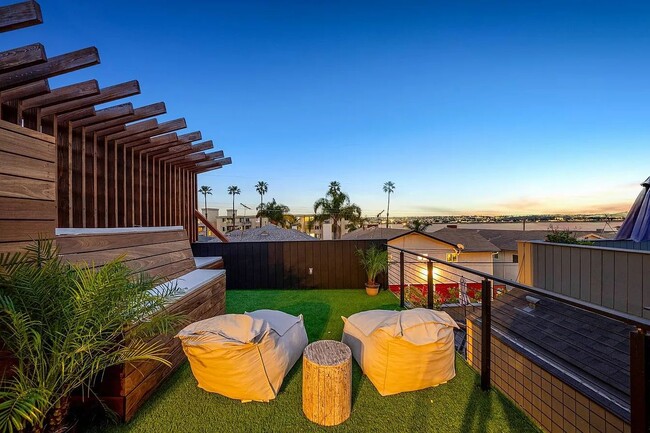 Building Photo - 3857 Sequoia