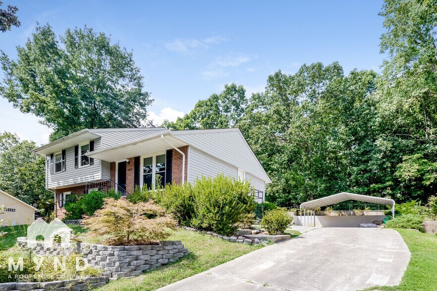 Building Photo - 1530 Ridgewood Dr