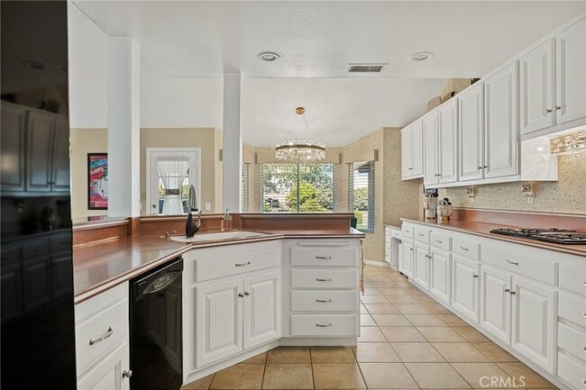 Building Photo - 1521 Fairway Oaks Ave