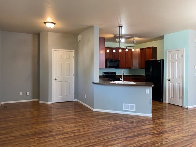 Building Photo - Beautiful 2-Story home near Ft Collins Country Club with easy access to I-25.