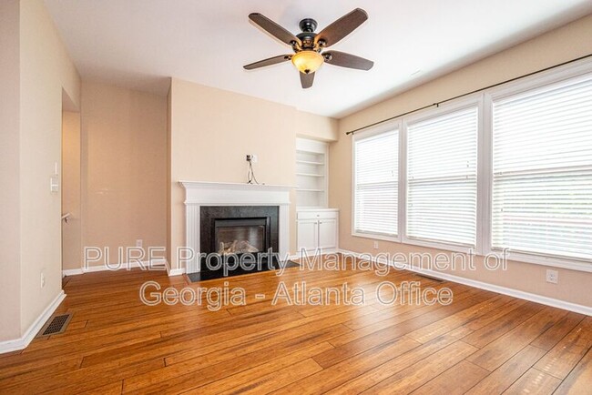 Building Photo - 13117 W Twin Alley