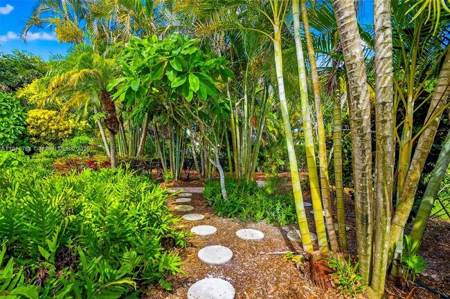 Building Photo - 9721 Majestic Way