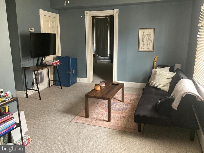 Building Photo - 914 Light St